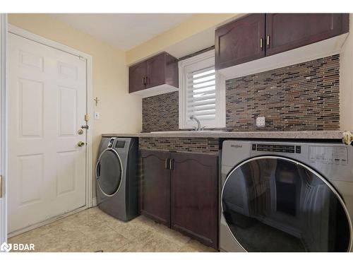 2857 Termini Terrace, Mississauga, ON - Indoor Photo Showing Laundry Room