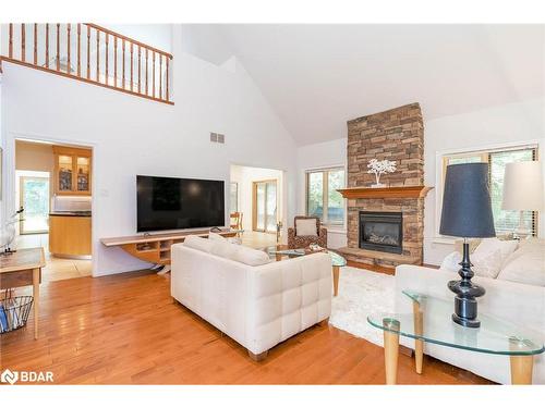 18 Red Oak Crescent, Oro-Medonte, ON - Indoor Photo Showing Living Room With Fireplace