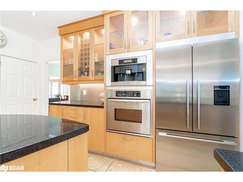 18 Red Oak Crescent, Oro-Medonte, ON - Indoor Photo Showing Kitchen