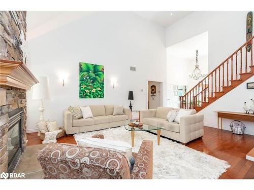 18 Red Oak Crescent, Oro-Medonte, ON - Indoor Photo Showing Living Room With Fireplace