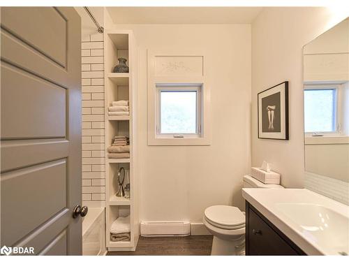 101 Jarvis Street, Orillia, ON - Indoor Photo Showing Bathroom