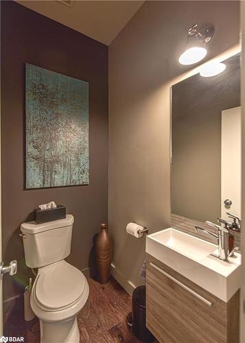 101 Jarvis Street, Orillia, ON - Indoor Photo Showing Bathroom