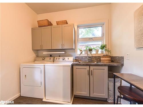 101 Jarvis Street, Orillia, ON - Indoor Photo Showing Laundry Room