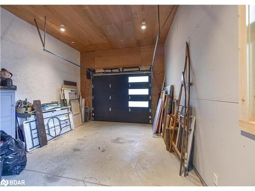 101 Jarvis Street, Orillia, ON - Indoor Photo Showing Garage