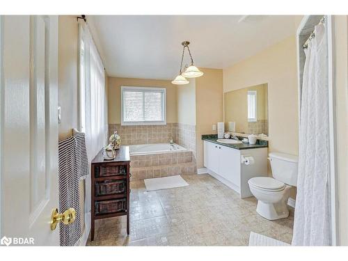 5 Kelsey Crescent, Barrie, ON - Indoor Photo Showing Bathroom