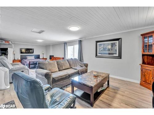 436 8Th Concession Road, Carlisle, ON - Indoor Photo Showing Living Room