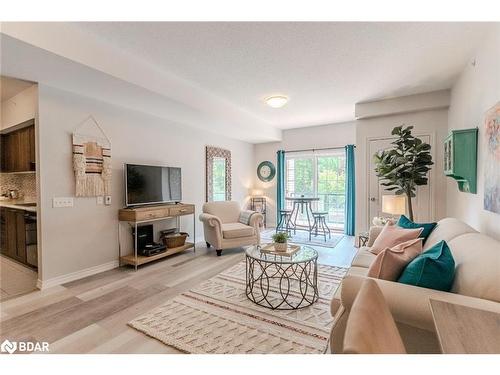 210-44 Ferndale Drive S, Barrie, ON - Indoor Photo Showing Living Room