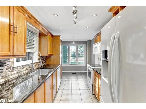 56 Knicely Road, Barrie, ON - Indoor Photo Showing Kitchen