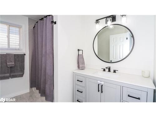 99 Churchland Drive, Barrie, ON - Indoor Photo Showing Bathroom