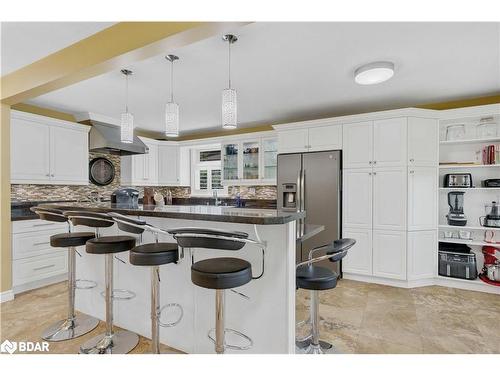 9 Bellevue Crescent, Barrie, ON - Indoor Photo Showing Kitchen With Upgraded Kitchen