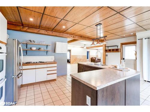 138 Richard Street, Victoria Harbour, ON - Indoor Photo Showing Kitchen With Double Sink