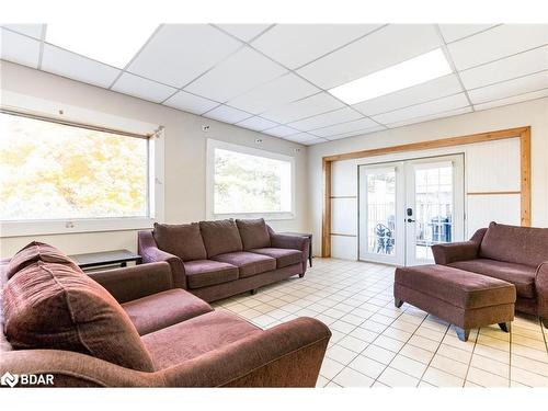 138 Richard Street, Victoria Harbour, ON - Indoor Photo Showing Living Room