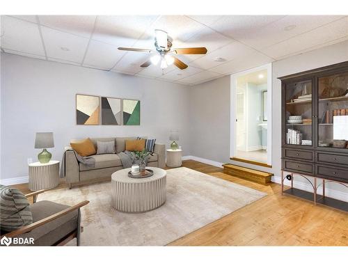 138 Richard Street, Victoria Harbour, ON - Indoor Photo Showing Living Room