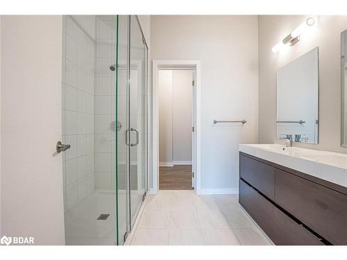 501-21 Matchedash Street S, Orillia, ON - Indoor Photo Showing Bathroom