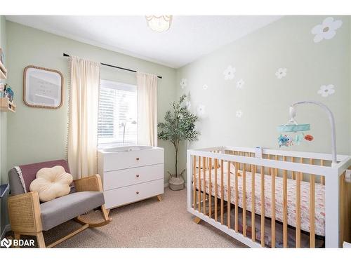 66 Clute Crescent, Barrie, ON - Indoor Photo Showing Bedroom