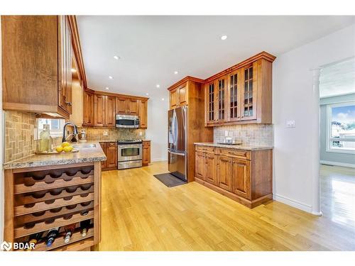 650 Jennifer Crescent, Burlington, ON - Indoor Photo Showing Kitchen