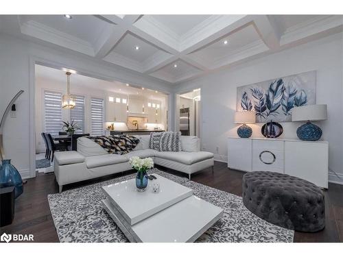 1 Curtis Way, Springwater, ON - Indoor Photo Showing Living Room