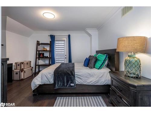 1 Curtis Way, Springwater, ON - Indoor Photo Showing Bedroom