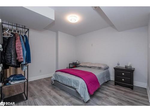 1 Curtis Way, Springwater, ON - Indoor Photo Showing Bedroom