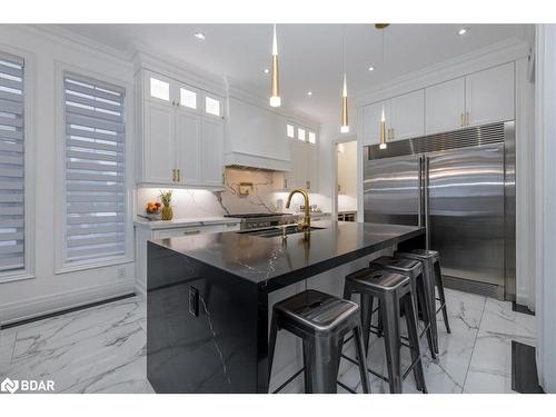 1 Curtis Way, Springwater, ON - Indoor Photo Showing Kitchen With Upgraded Kitchen