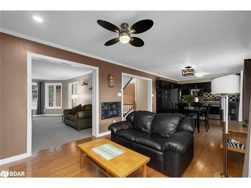 103 Letitia Street, Barrie, ON - Indoor Photo Showing Living Room