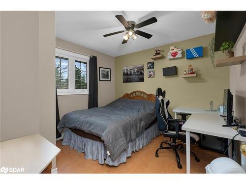 103 Letitia Street, Barrie, ON - Indoor Photo Showing Bedroom