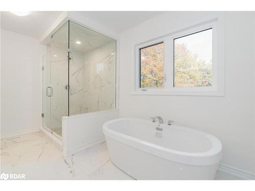 91 Berkely Street, Wasaga Beach, ON - Indoor Photo Showing Bathroom