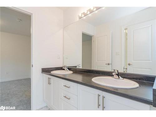 91 Berkely Street, Wasaga Beach, ON - Indoor Photo Showing Bathroom