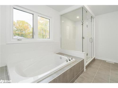 89 Berkely Street, Wasaga Beach, ON - Indoor Photo Showing Bathroom