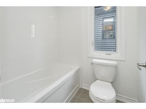 89 Berkely Street, Wasaga Beach, ON - Indoor Photo Showing Bathroom