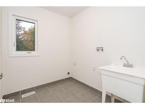 132 Ansley Road, Wasaga Beach, ON - Indoor Photo Showing Other Room