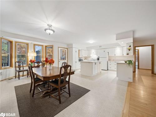 74 Line 15 N, Oro-Medonte, ON - Indoor Photo Showing Dining Room