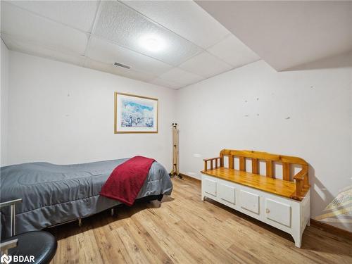 74 Line 15 N, Oro-Medonte, ON - Indoor Photo Showing Bedroom