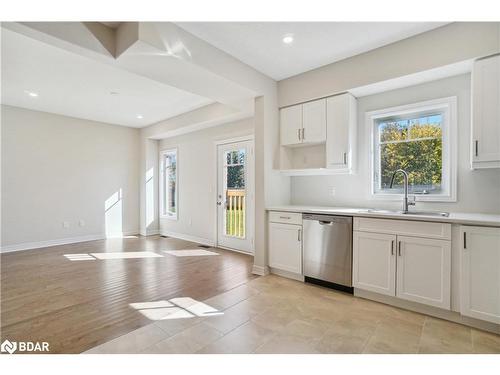 31 Shipley Avenue, Collingwood, ON - Indoor Photo Showing Kitchen