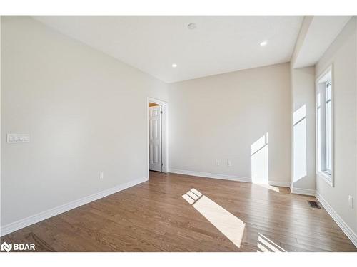 31 Shipley Avenue, Collingwood, ON - Indoor Photo Showing Other Room