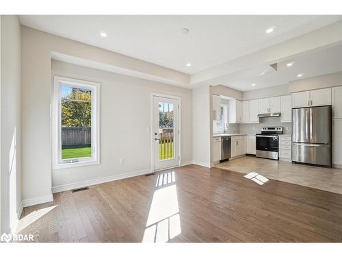 31 Shipley Avenue, Collingwood, ON - Indoor Photo Showing Kitchen With Stainless Steel Kitchen