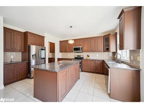 4 Landview Road Road, Brampton, ON - Indoor Photo Showing Kitchen