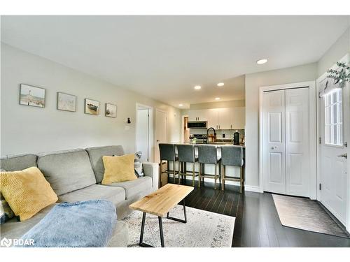 109-23 Dawson Drive, Collingwood, ON - Indoor Photo Showing Living Room