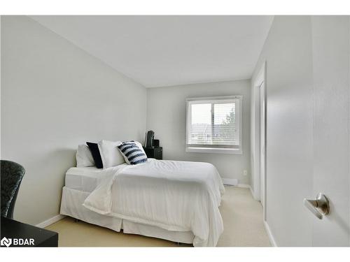 109-23 Dawson Drive, Collingwood, ON - Indoor Photo Showing Bedroom