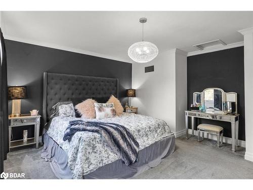 1001 Vance Crescent, Innisfil, ON - Indoor Photo Showing Bedroom