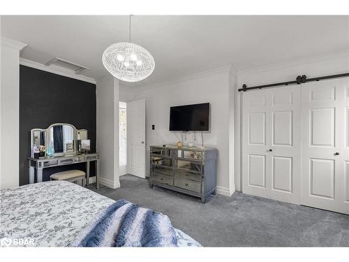 1001 Vance Crescent, Innisfil, ON - Indoor Photo Showing Bedroom