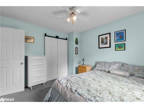 1001 Vance Crescent, Innisfil, ON - Indoor Photo Showing Bedroom