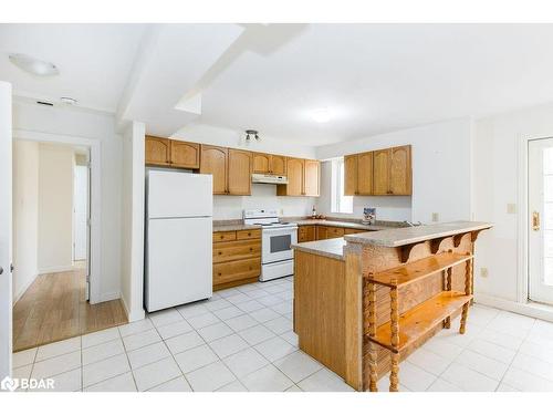 12 Birch Grove Drive, Horseshoe Valley, ON - Indoor Photo Showing Kitchen