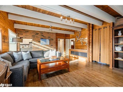 12 Birch Grove Drive, Horseshoe Valley, ON - Indoor Photo Showing Living Room