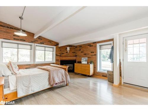 12 Birch Grove Drive, Horseshoe Valley, ON - Indoor Photo Showing Bedroom