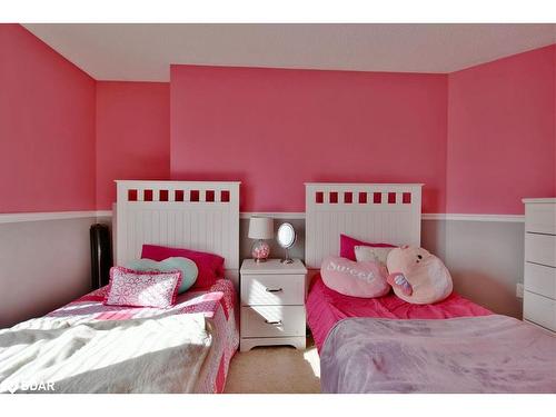 5-25 Madelaine Drive, Barrie, ON - Indoor Photo Showing Bedroom