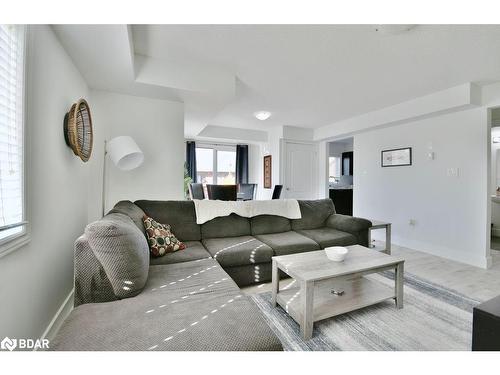 5-25 Madelaine Drive, Barrie, ON - Indoor Photo Showing Living Room