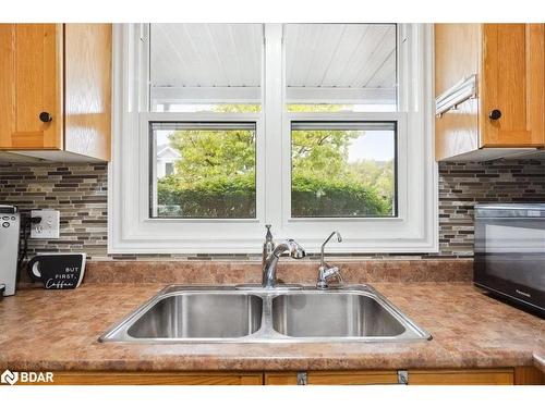 14-240 London Road Road W, Guelph, ON - Indoor Photo Showing Kitchen With Double Sink