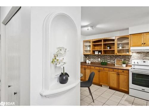 14-240 London Road Road W, Guelph, ON - Indoor Photo Showing Kitchen