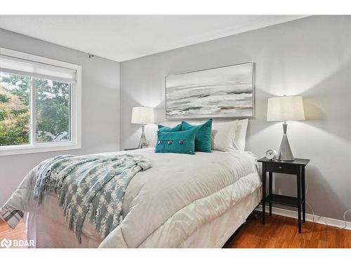 14-240 London Road Road W, Guelph, ON - Indoor Photo Showing Bedroom